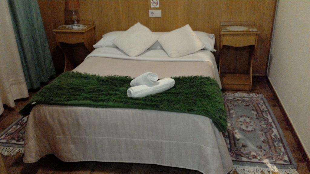 Hostal Ponte Dos Santos 里瓦德奥 外观 照片