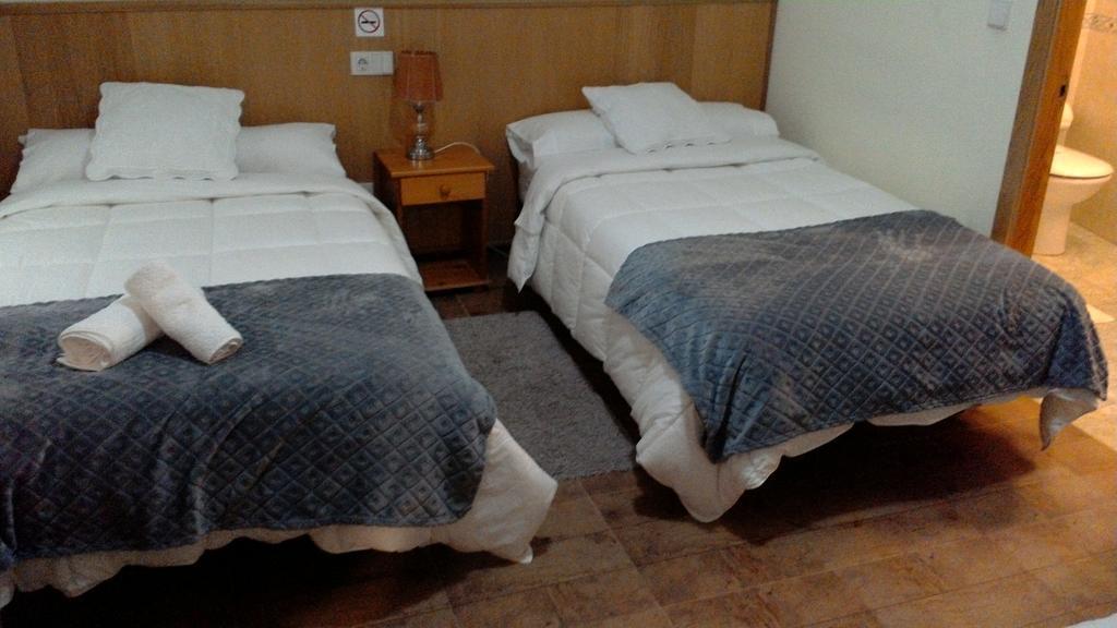Hostal Ponte Dos Santos 里瓦德奥 外观 照片
