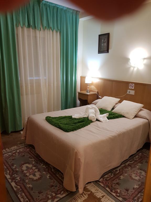 Hostal Ponte Dos Santos 里瓦德奥 外观 照片