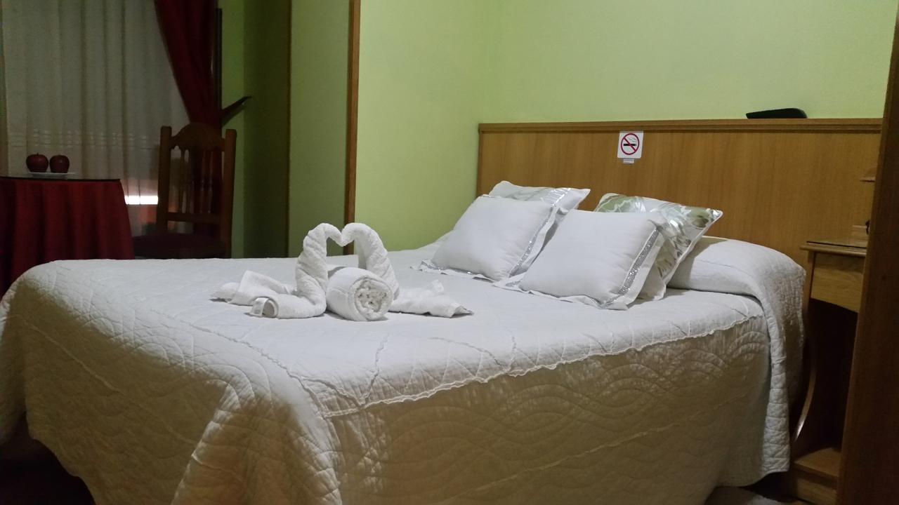Hostal Ponte Dos Santos 里瓦德奥 外观 照片