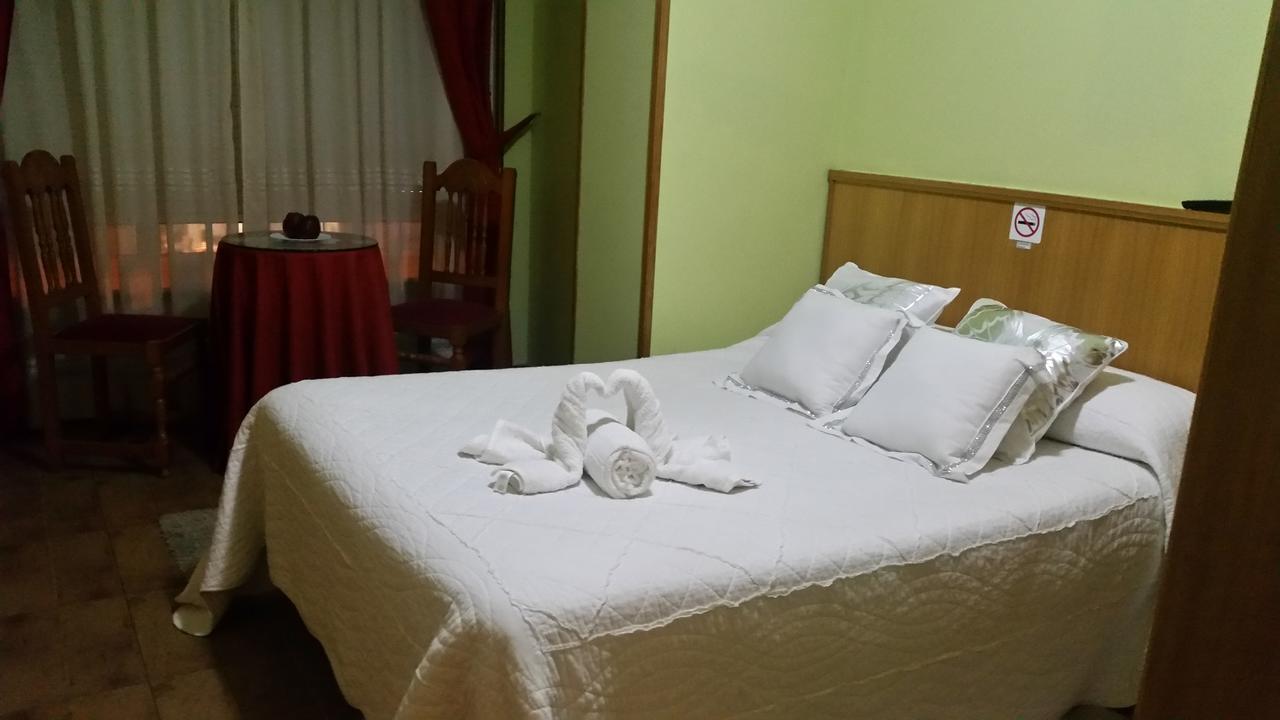 Hostal Ponte Dos Santos 里瓦德奥 外观 照片